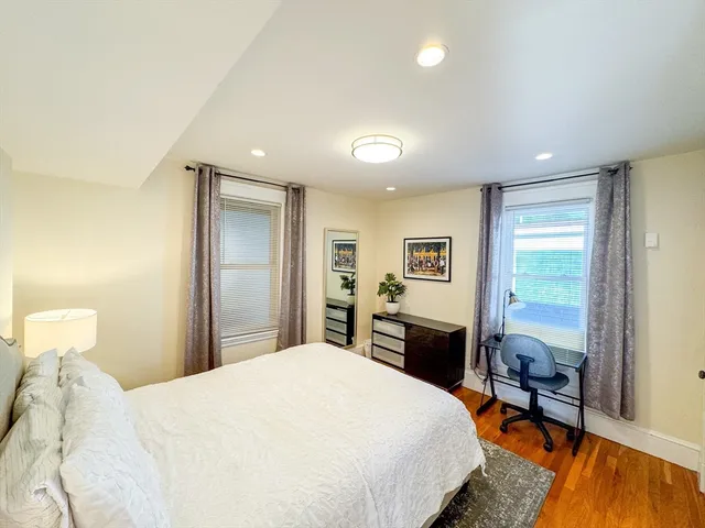 $8,500 | 30 Clay Street, Unit 3FURNISHED, Cambridge, MA 02140