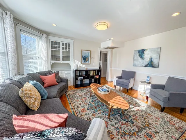 $8,500 | 30 Clay Street, Unit 3FURNISHED, Cambridge, MA 02140