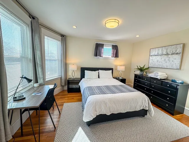 $8,500 | 30 Clay Street, Unit 3FURNISHED, Cambridge, MA 02140