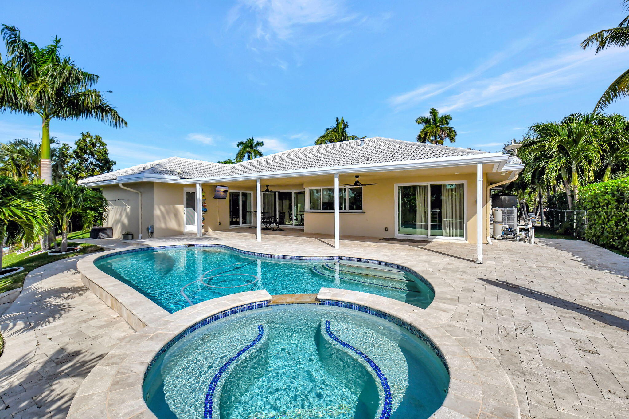 850 Holly Lane Boca Raton, FL 33486 - Photo 17 of 28 Pool-Patio