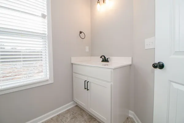 $1,230 | 1115 Hillwood Drive, Unit F4, Clarksville, TN 37040