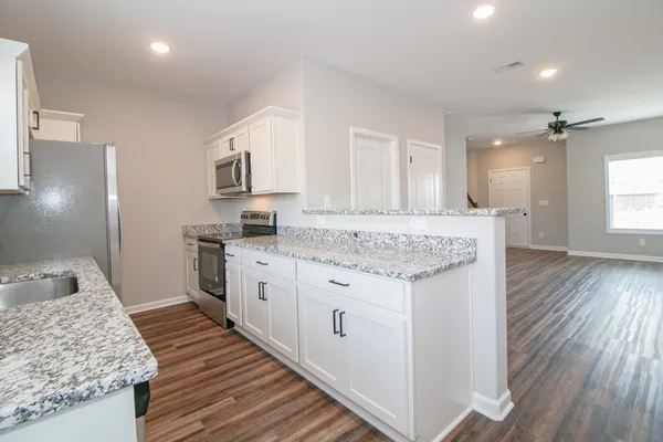 $1,230 | 1115 Hillwood Drive, Unit F4, Clarksville, TN 37040