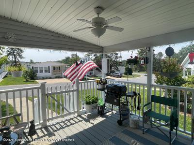 36 Pine Ridge Boulevard Whiting, NJ 08759 - Photo 3 of 19 deck flag