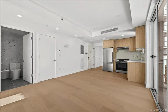 $863,650 | 150-02 Northern Boulevard, Unit 3A | Murray Hill - Flushing