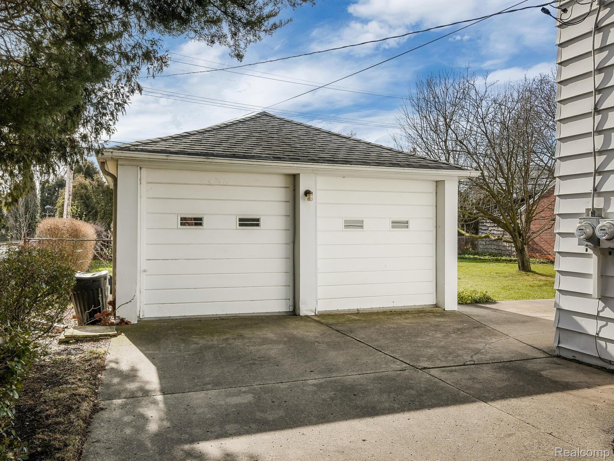 51 Vernier Road Grosse Pointe, MI 48236 - Photo 21 of 28 51 Vernier Rd Grosse Pointe-026-027-51 Vernier Rd Grosse Pointe-MLS_Size.jpg