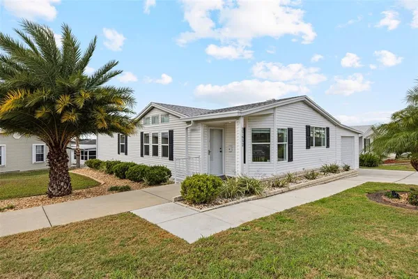 $240,000 | 37652 New Horizons Boulevard, Zephyrhills, FL 33541