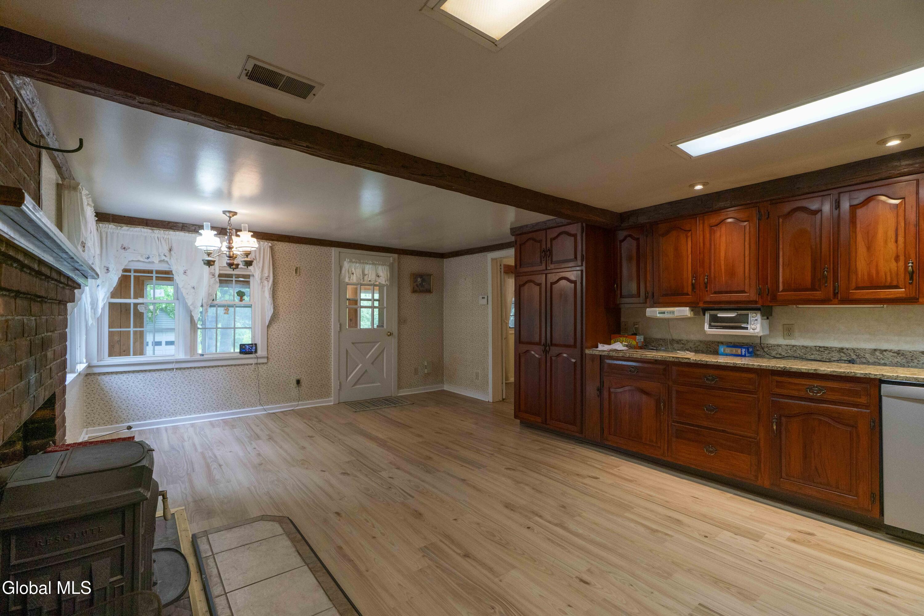 62 Paisley Road Milton, NY 12020 - Photo 9 of 26 62 Paisley-5