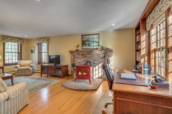 39 Fort Pond Road Acton, MA 01720 - Photo 13 of 28 Gallery Image 13
