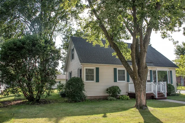 $264,900 | 825 North Oak Street, Lake City, MN 55041