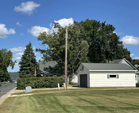 $264,900 | 825 North Oak Street, Lake City, MN 55041