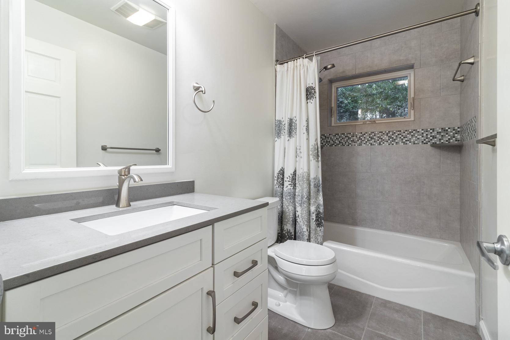 101 Hickory Spring Road Greenville, DE 19807 - Photo 23 of 36 Updated hall bath