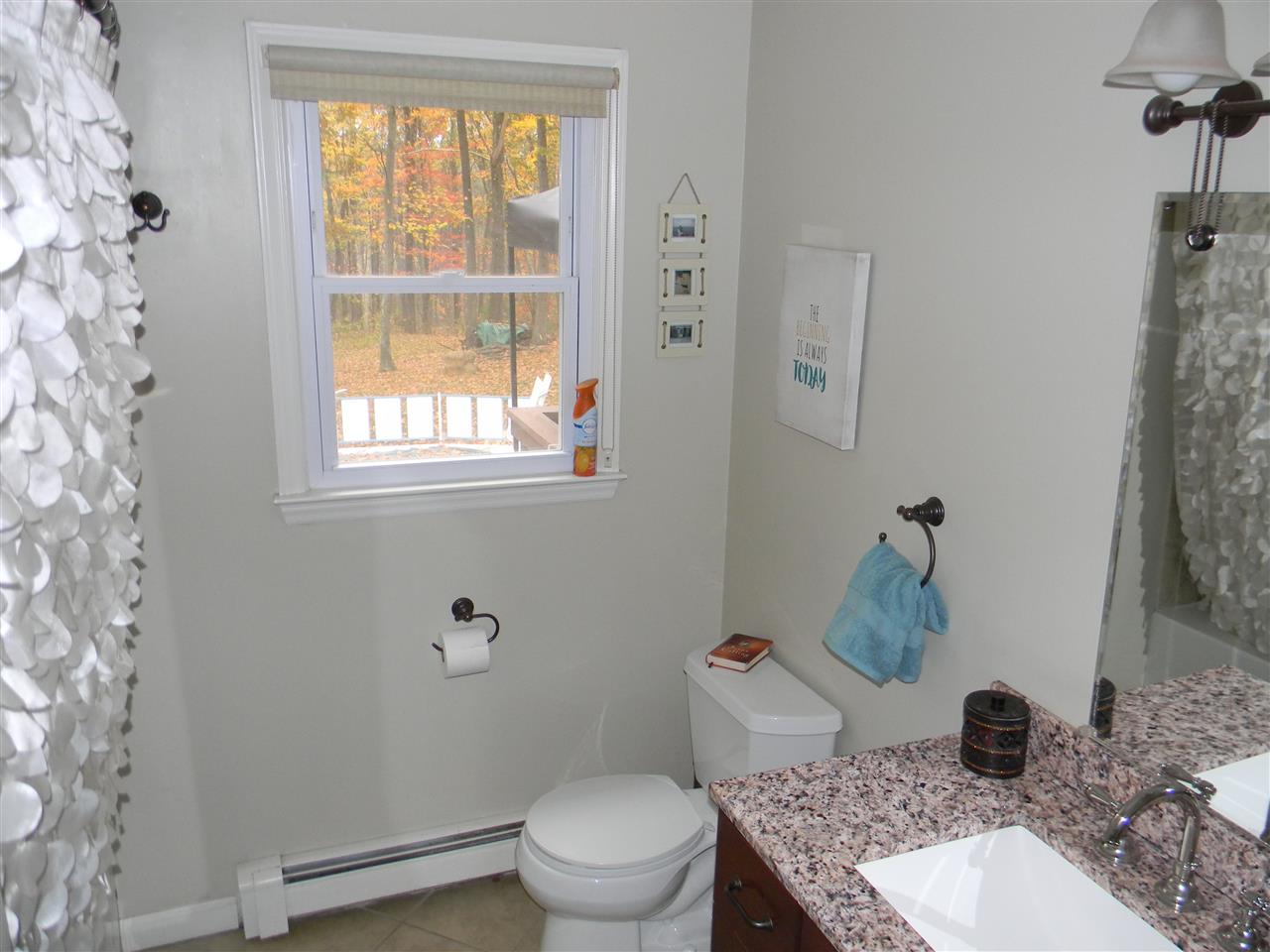 70 Hovey Road Londonderry, NH 03053 - Photo 16 of 38