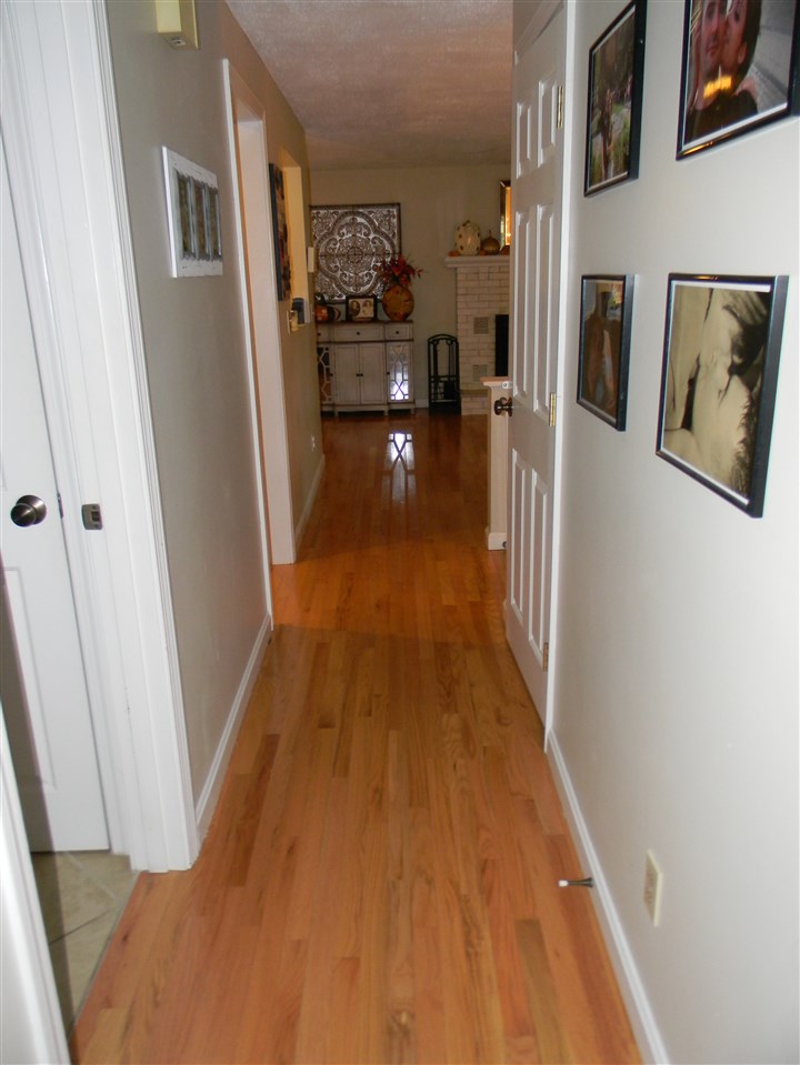 70 Hovey Road Londonderry, NH 03053 - Photo 17 of 38
