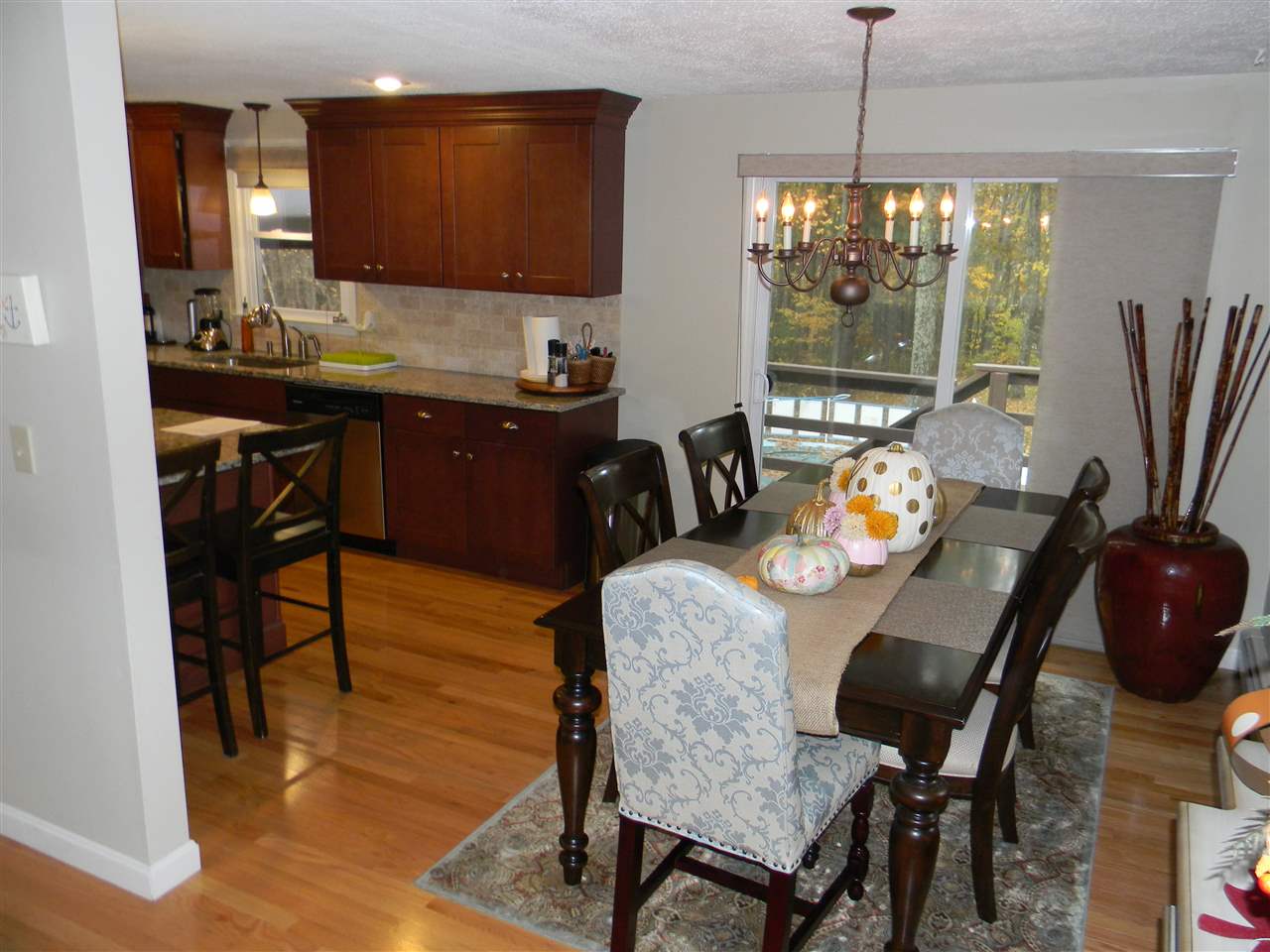 70 Hovey Road Londonderry, NH 03053 - Photo 7 of 38