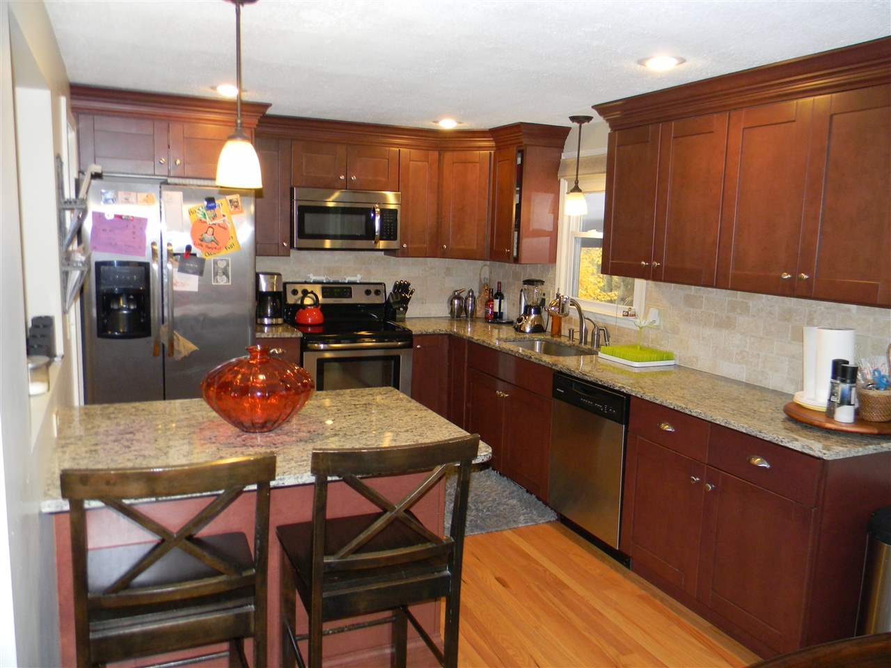 70 Hovey Road Londonderry, NH 03053 - Photo 10 of 38