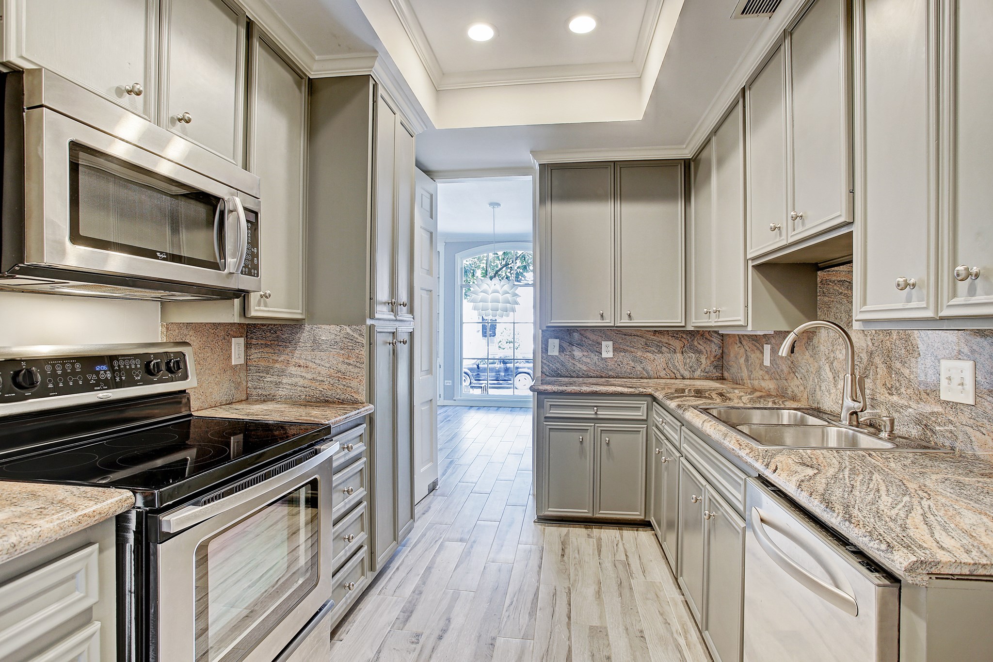 7527 Del Monte Drive Houston, TX 77063 - Photo 8 of 18