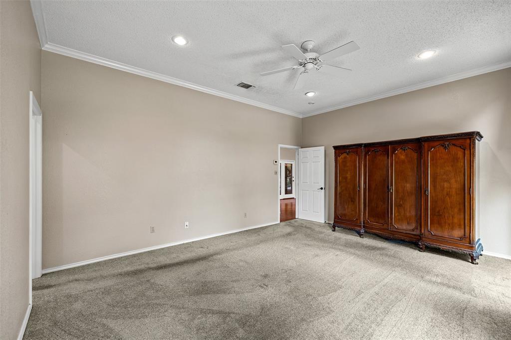10100 Ravenswood Road Granbury, TX 76049 - Photo 18 of 40