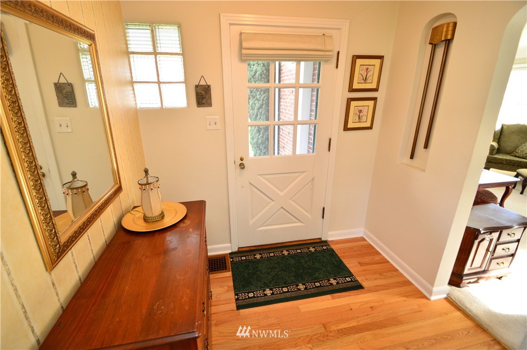 101 R Street Southeast Auburn, WA 98002 - Photo 2 of 25 Gallery Image 2