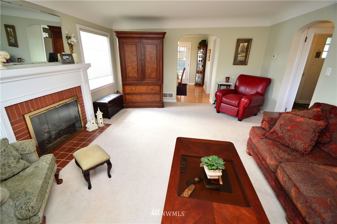 101 R Street Southeast Auburn, WA 98002 - Photo 4 of 25 Gallery Image 4