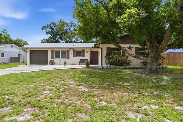 $379,900 | 3718 Woodmont Drive, Sarasota, FL 34232
