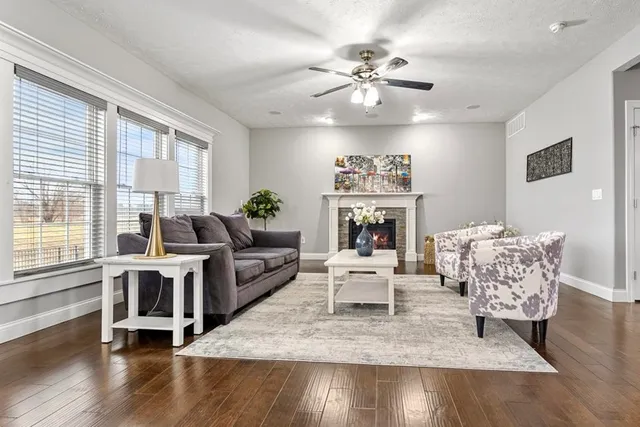 $479,900 | 1525 Stoneroller Circle, Bloomington, IL 61705