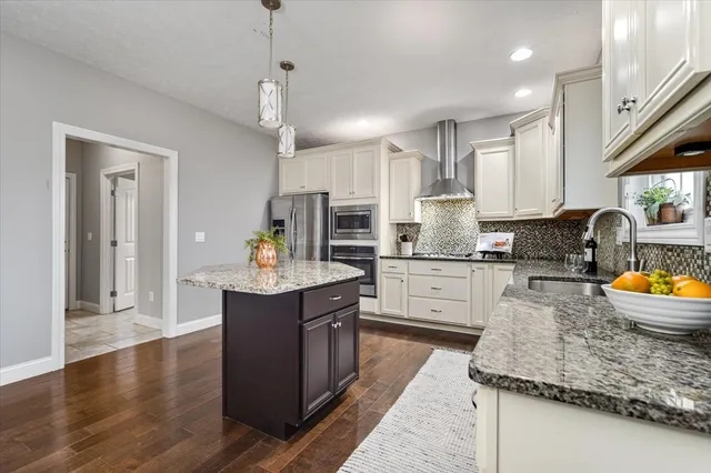 $479,900 | 1525 Stoneroller Circle, Bloomington, IL 61705