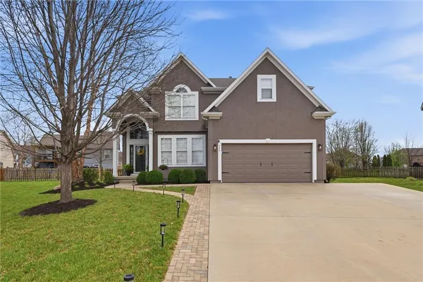 $425,000 | 645 North Pine Circle, Gardner, KS 66030