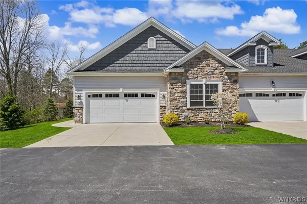 $574,900 | 9423 Heritage Path, Unit D, Clarence, NY 14032