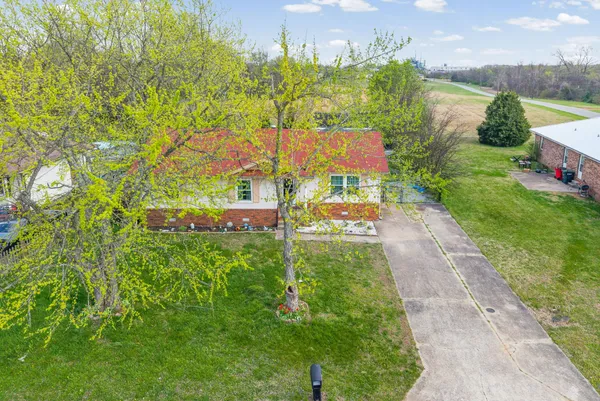 $245,000 | 314 Kauai King Drive, Hopkinsville, KY 42240