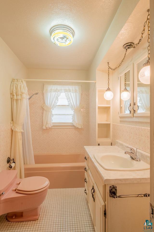 12022 Town Line Road Hibbing, MN 55746 - Photo 13 of 41