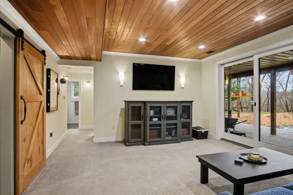 $649,900 | 8421 Squires Street Northeast, Rockford, MI 49341