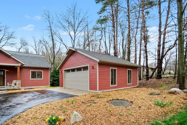 $649,900 | 8421 Squires Street Northeast, Rockford, MI 49341