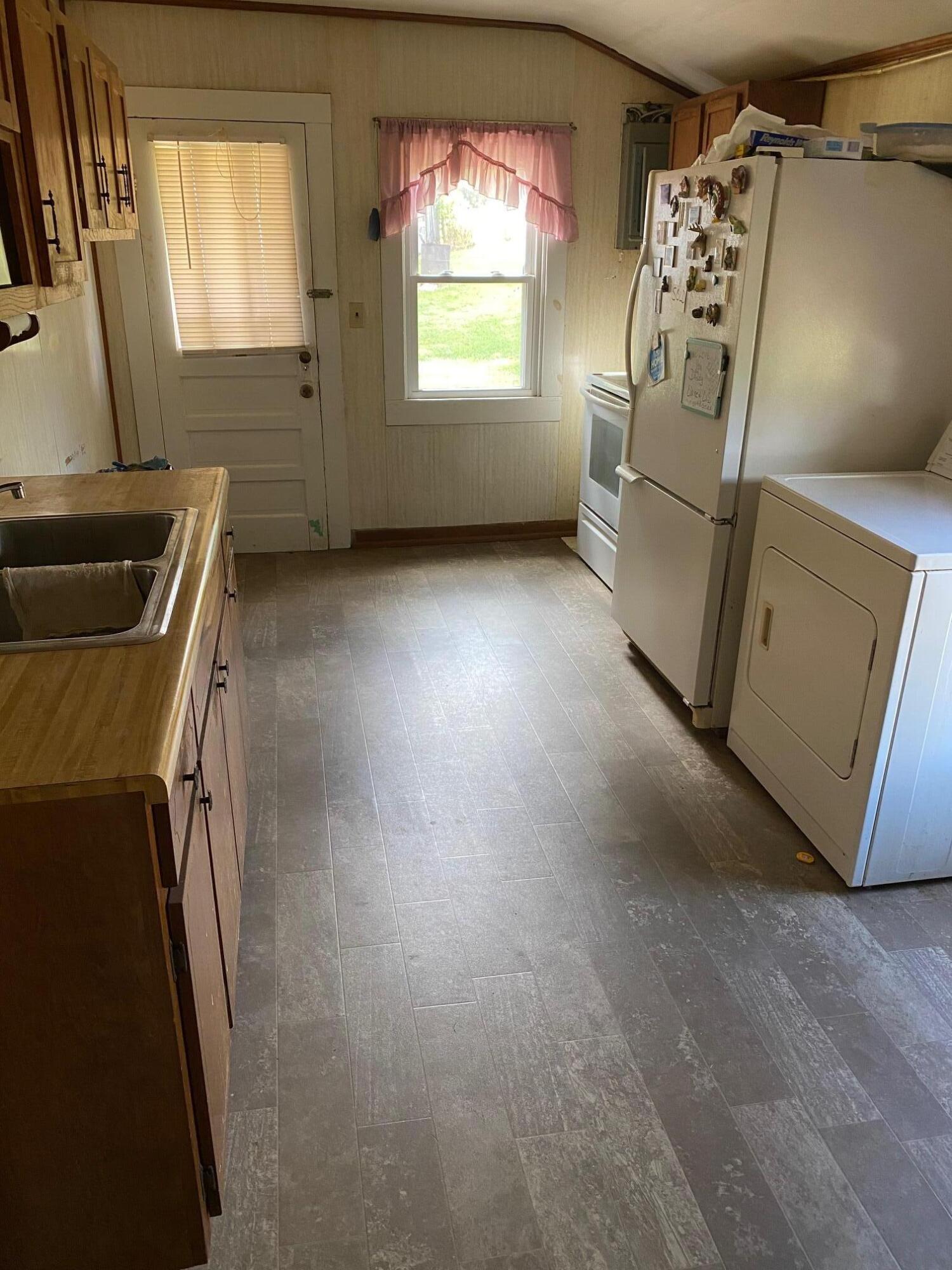 390 Tweed Springs Road Greeneville, TN 37743 - Photo 17 of 51 Renner Kitchen