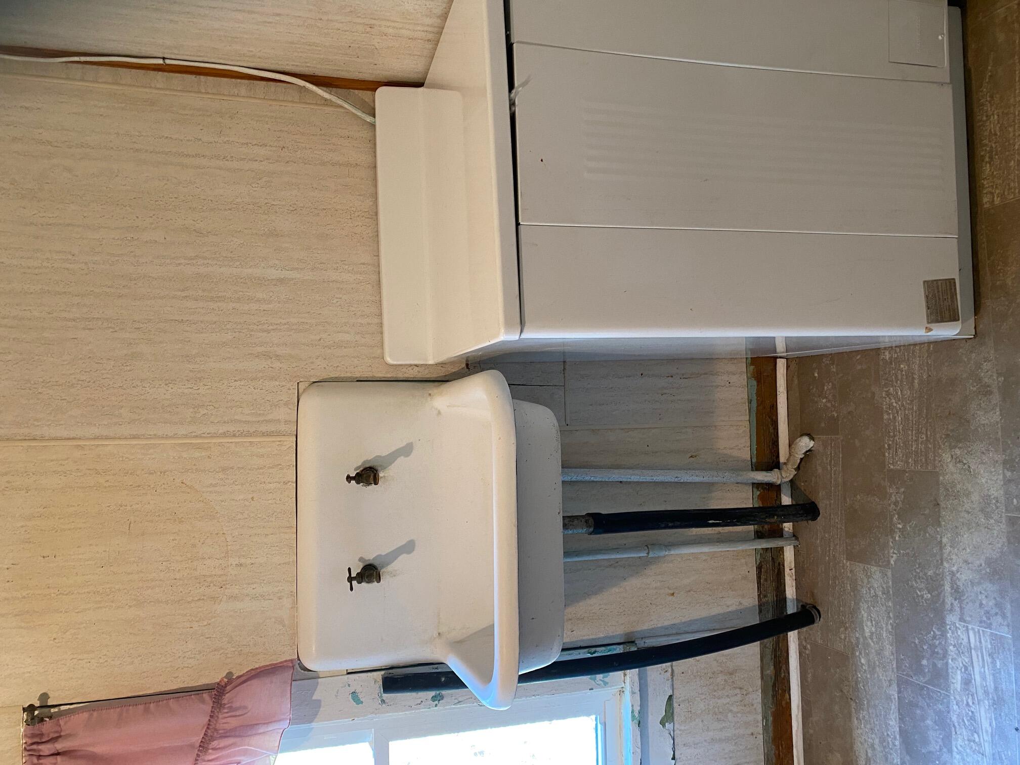 390 Tweed Springs Road Greeneville, TN 37743 - Photo 18 of 51 Renner Kitchen Hotwater heater