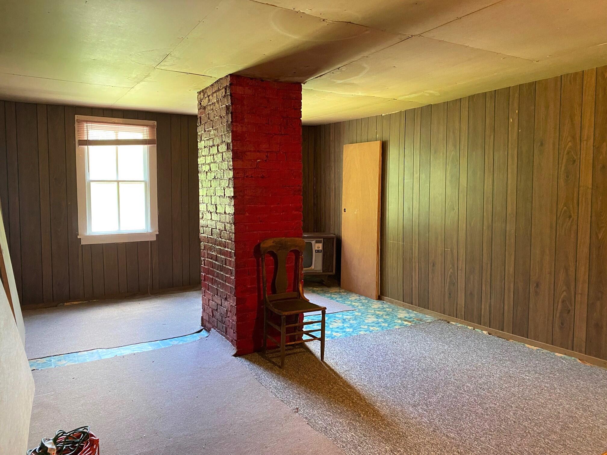 390 Tweed Springs Road Greeneville, TN 37743 - Photo 23 of 51 Renner Upstairs Bedroom Red Chimney