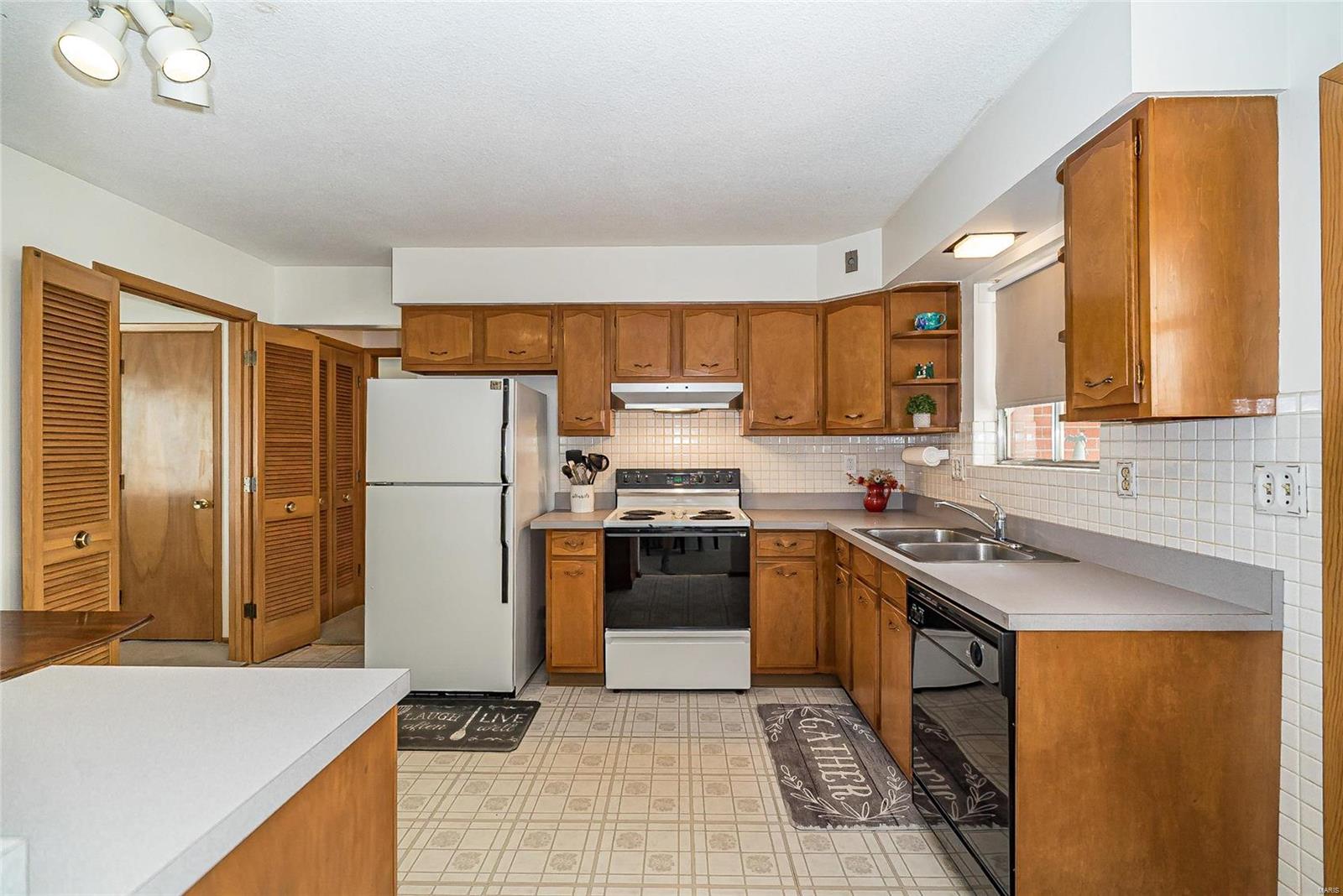 4712 Heege Road St. Louis, MO 63123 - Photo 11 of 40 Gallery Image 11