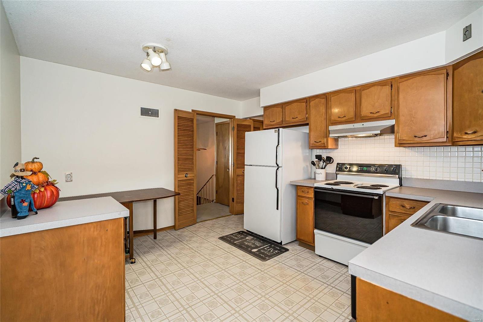 4712 Heege Road St. Louis, MO 63123 - Photo 12 of 40 Gallery Image 12