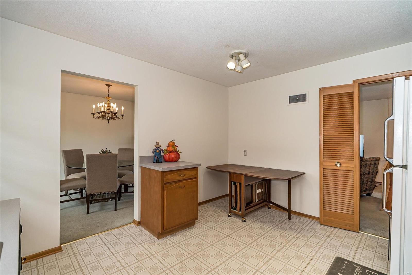 4712 Heege Road St. Louis, MO 63123 - Photo 13 of 40 Gallery Image 13