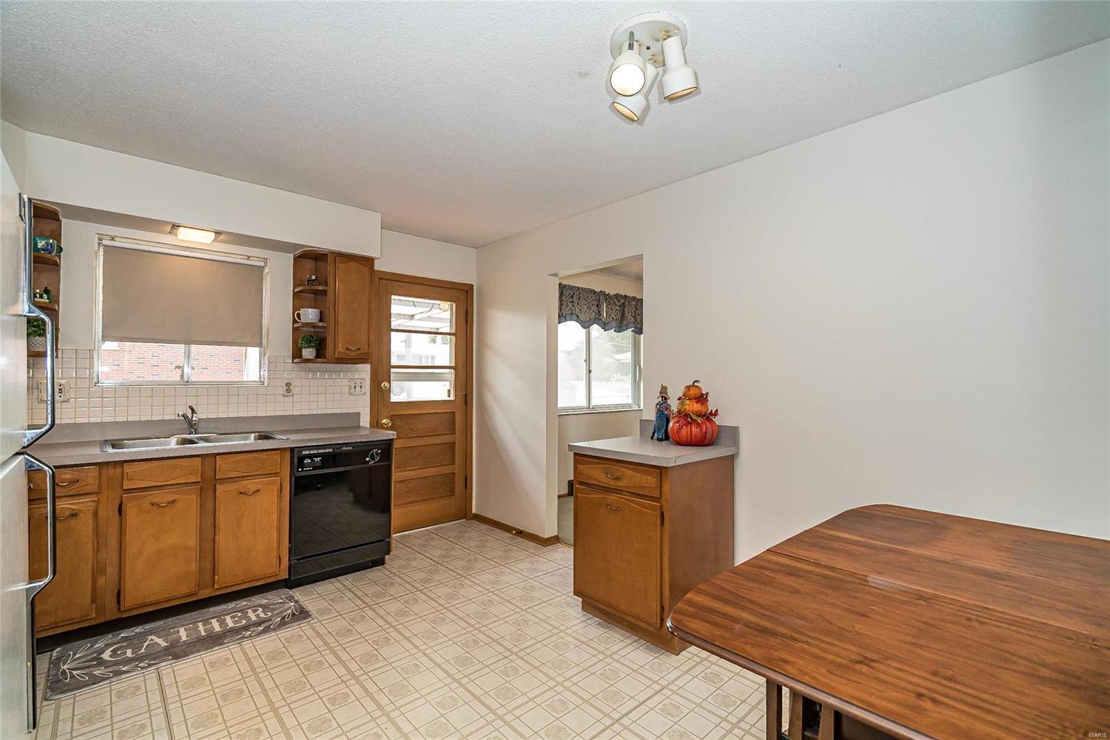 4712 Heege Road St. Louis, MO 63123 - Photo 14 of 40 Gallery Image 14