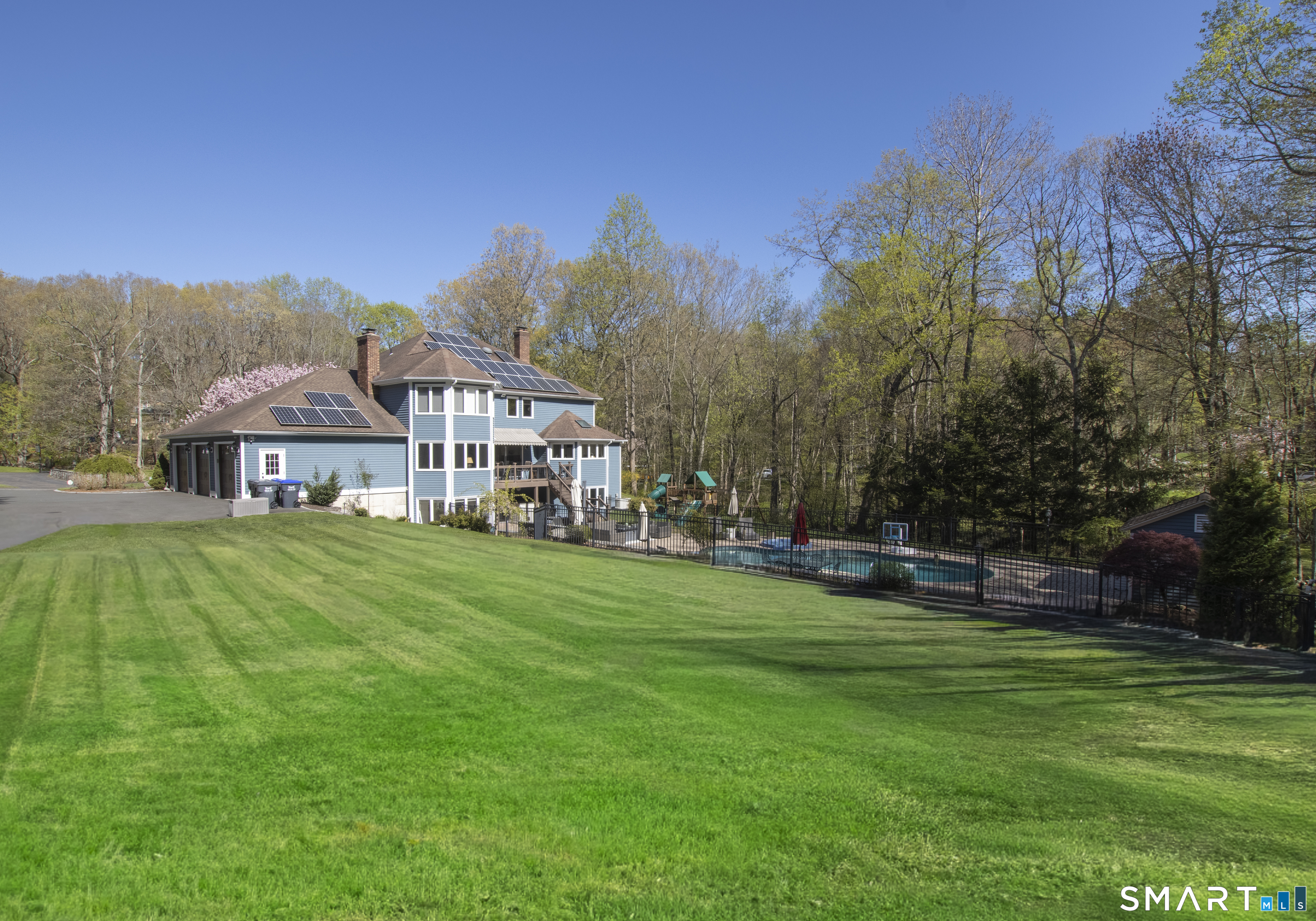 3 Crescent Lane Trumbull, CT 06611 - Photo 34 of 40