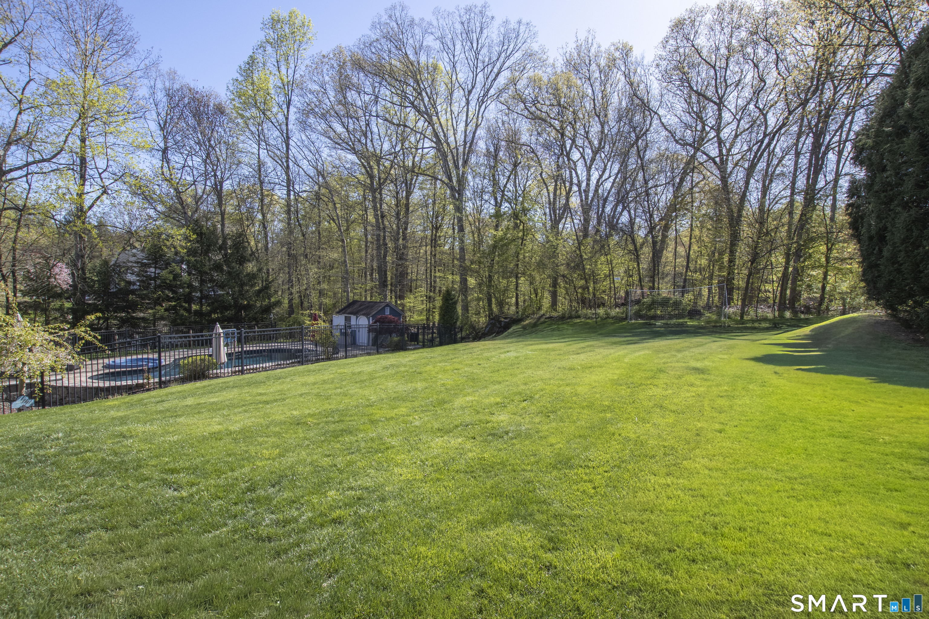 3 Crescent Lane Trumbull, CT 06611 - Photo 35 of 40