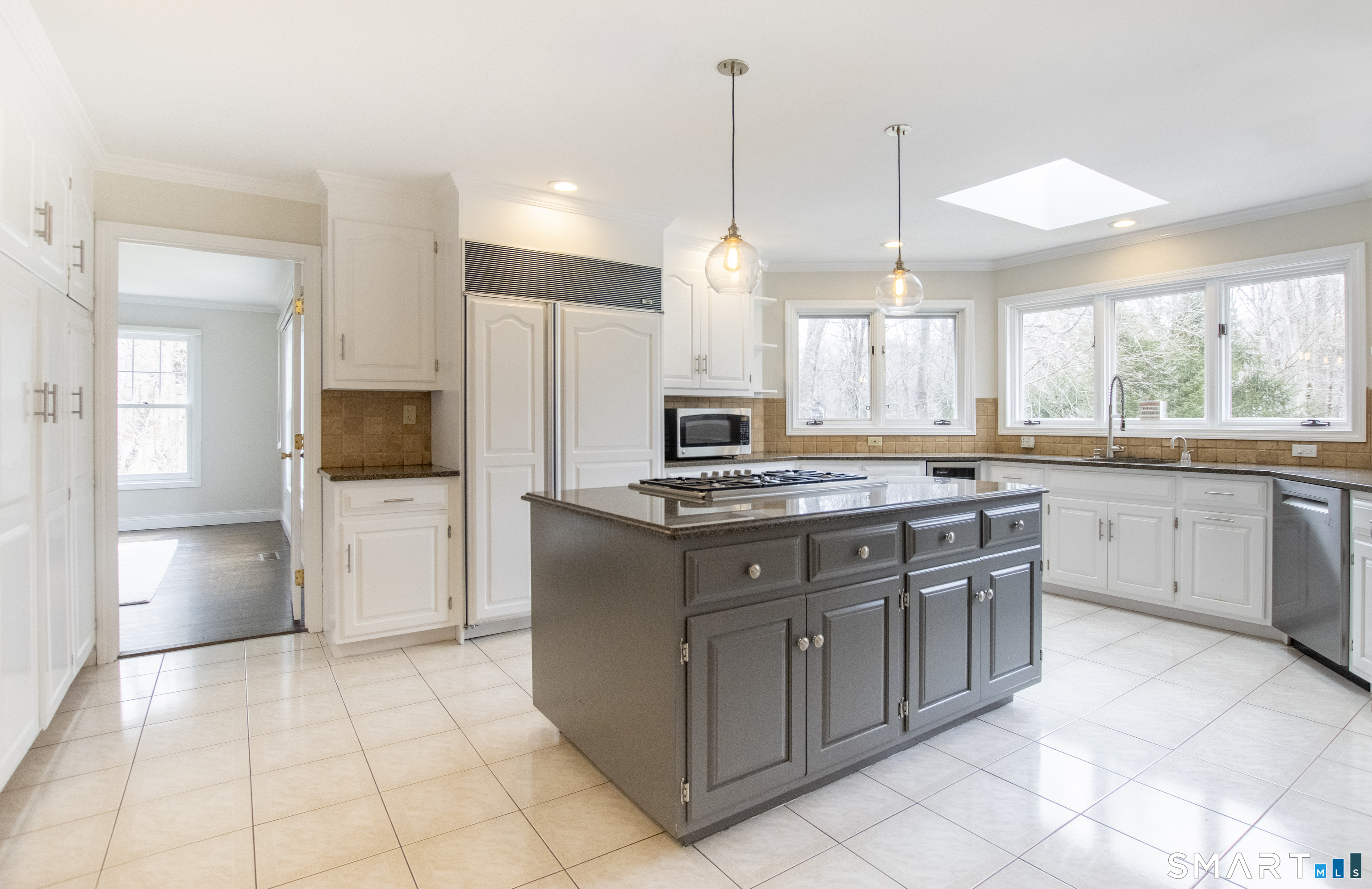 3 Crescent Lane Trumbull, CT 06611 - Photo 5 of 40