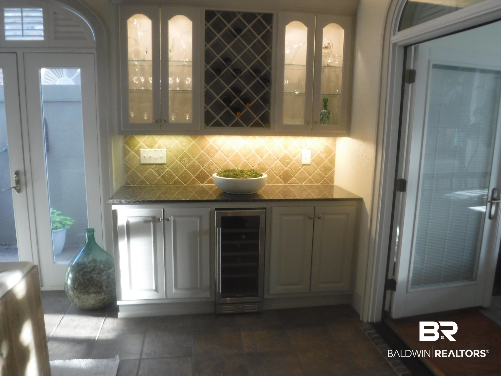 259 South Cedar Street Mobile, AL 36602 - Photo 13 of 27 Wine Cooler