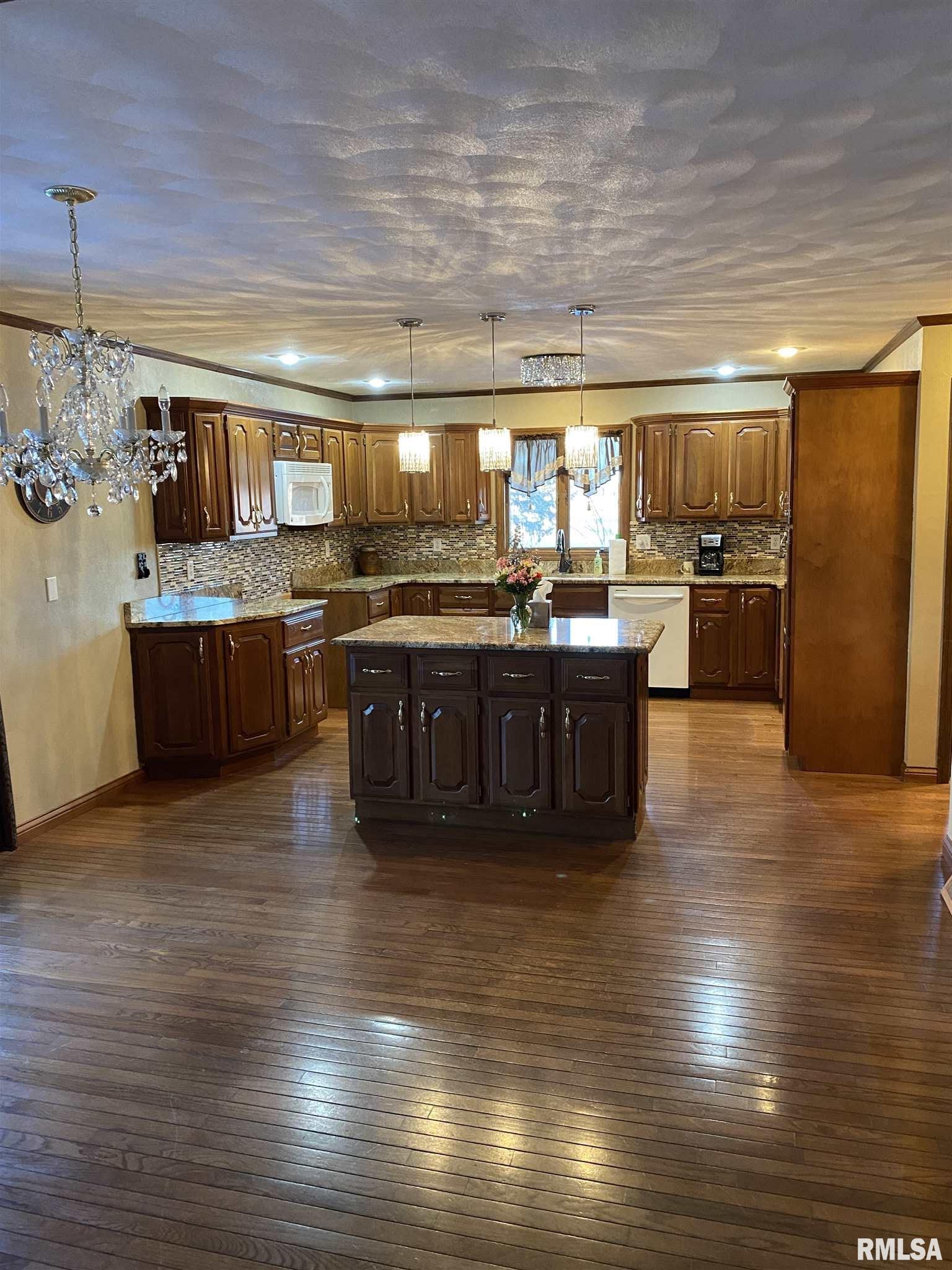 25633 North M&m Road Canton, IL 61520 - Photo 11 of 17