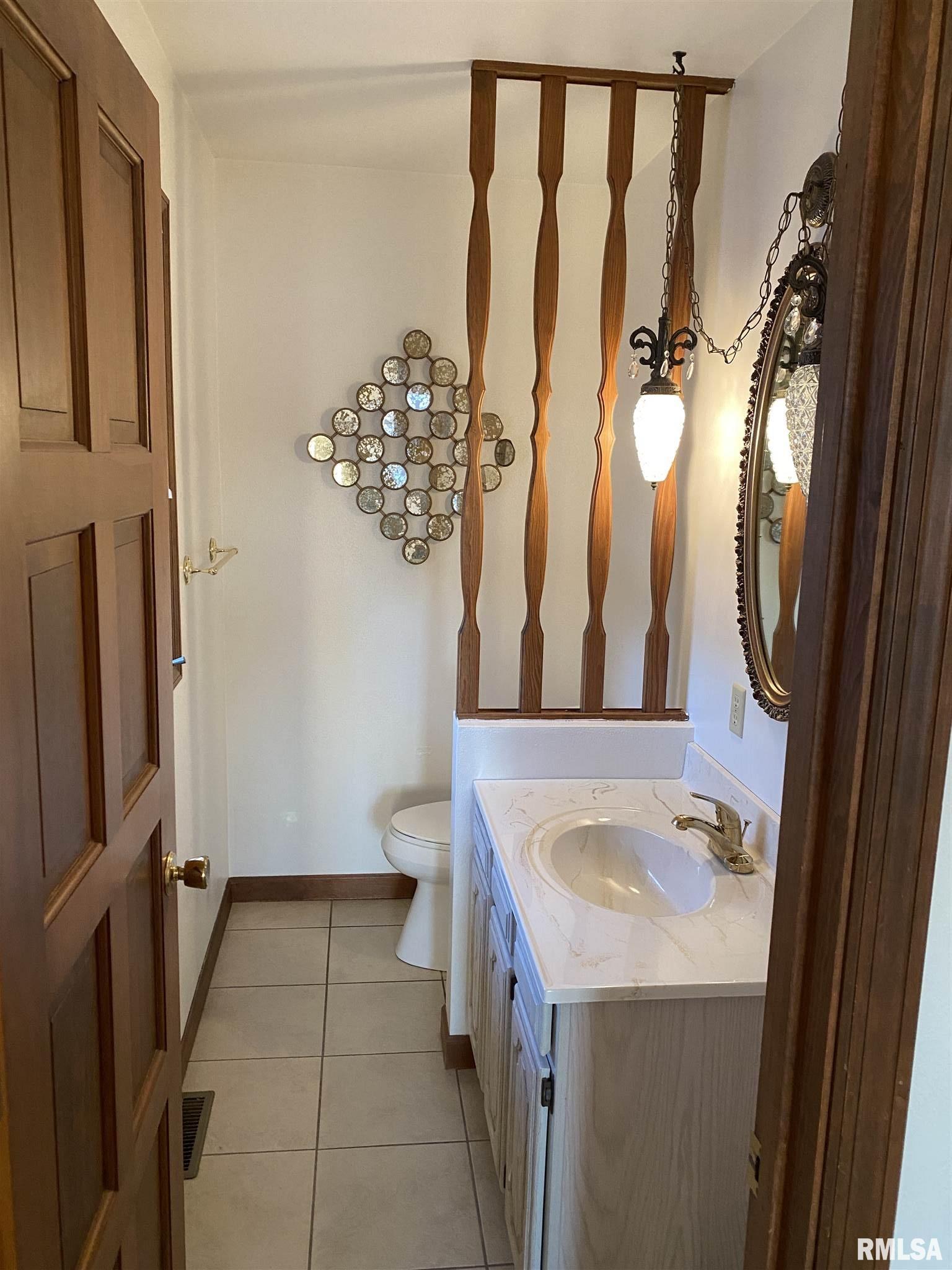 25633 North M&m Road Canton, IL 61520 - Photo 8 of 17