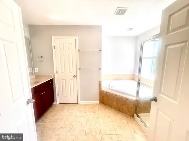 $2,900 | 21723 Indian Summer Terrace, Sterling, VA 20166