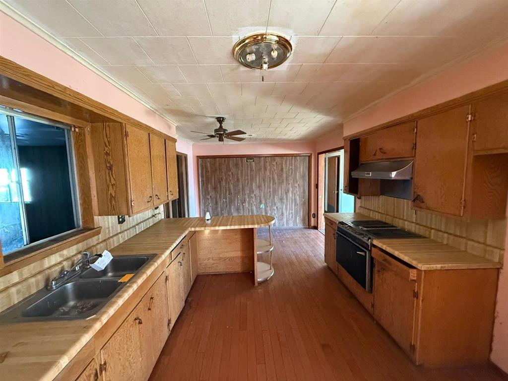 914 Howard Street Jennings, LA 70546 - Photo 2 of 32