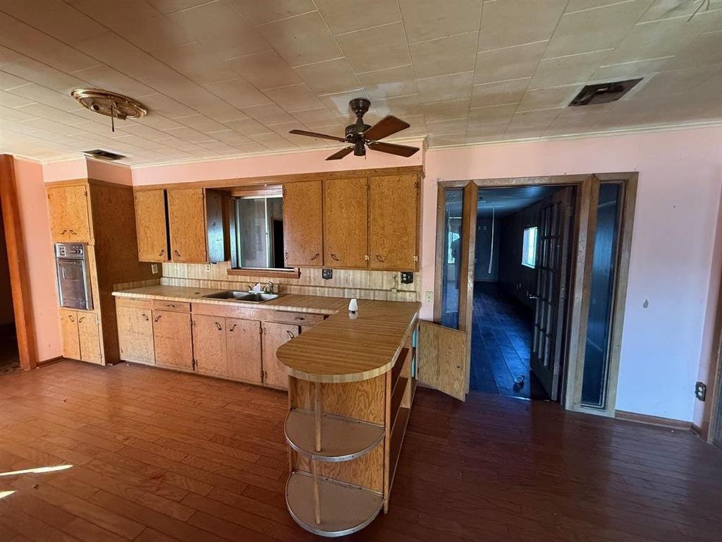 914 Howard Street Jennings, LA 70546 - Photo 3 of 32