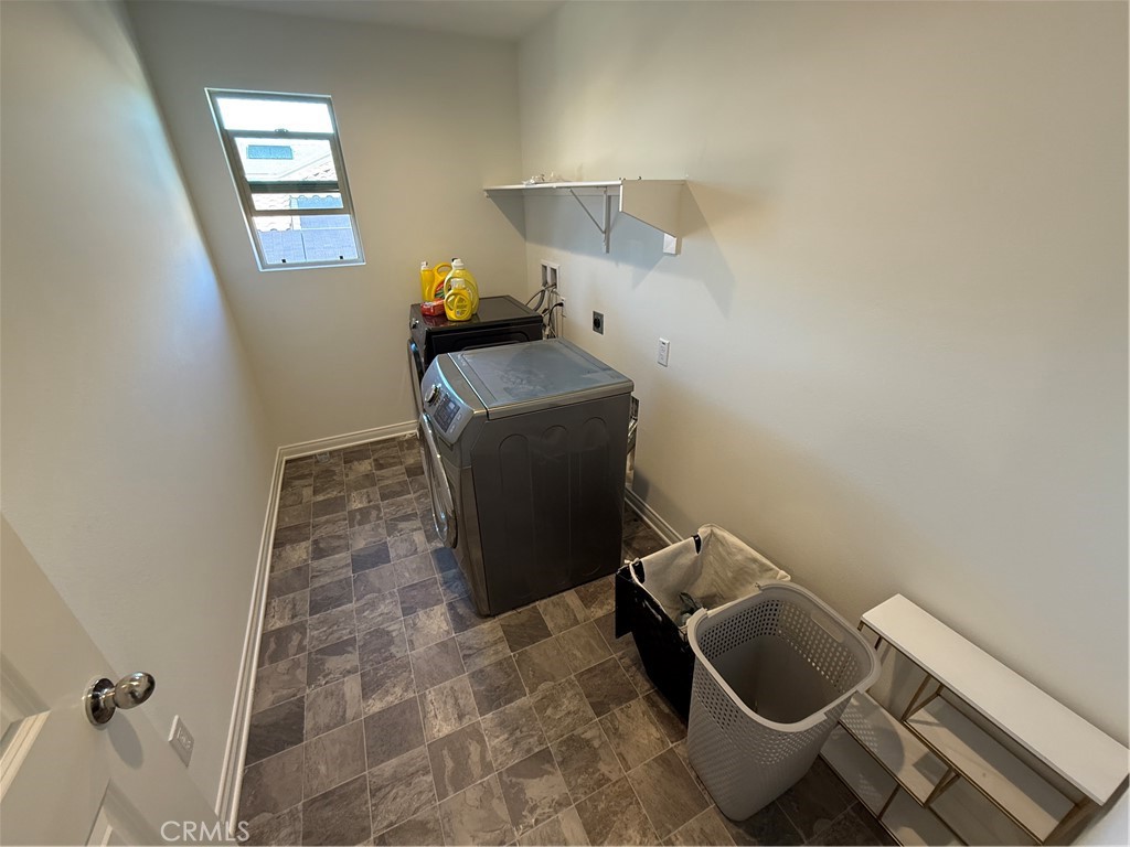 4461 Hickory Court Perris, CA 92571 - Photo 12 of 31 wooden floor in a bathroom