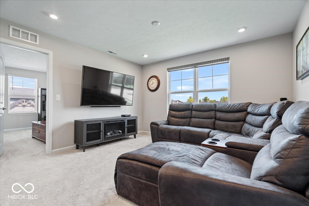 6915 Seabiscuit Road Whitestown, IN 46075 - Photo 18 of 41